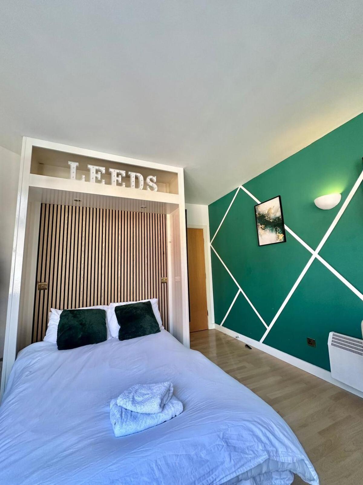 Studio Flat By Brookland Stays Serviced Accommodation Short Lets Leeds With Free Wifi المظهر الخارجي الصورة