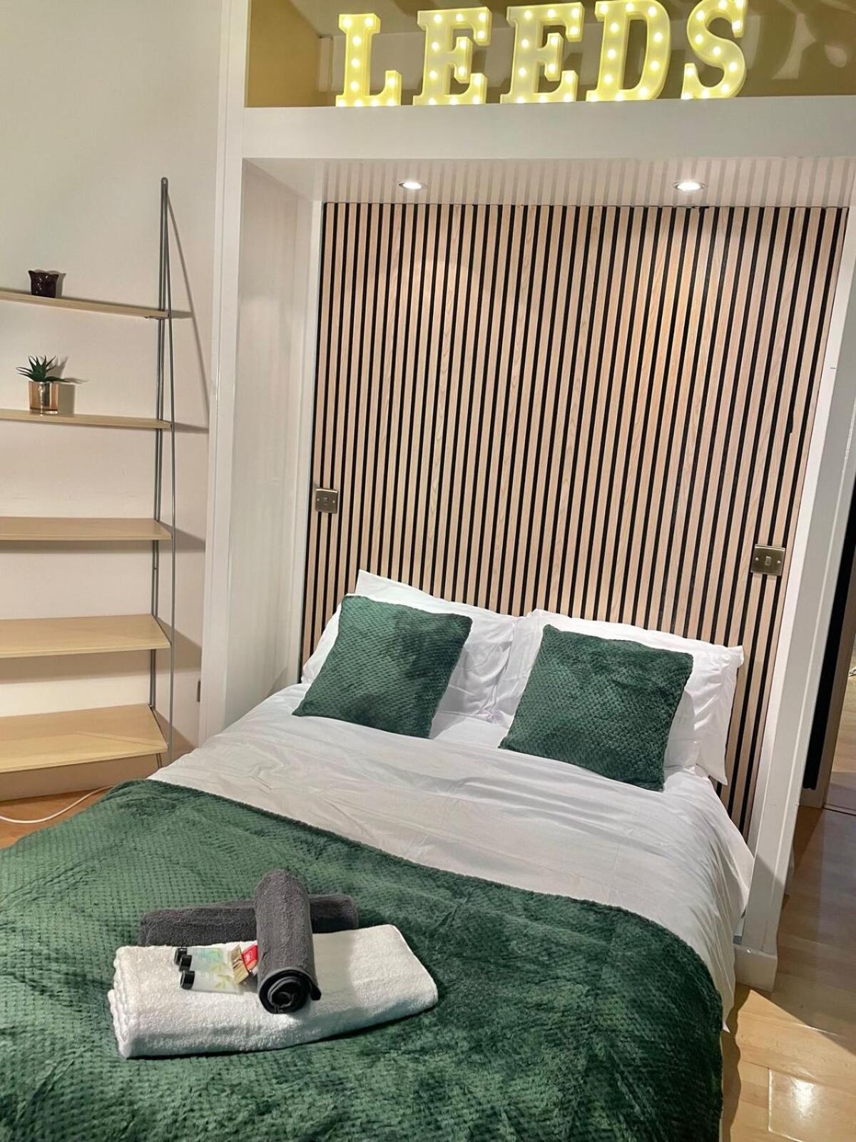 Studio Flat By Brookland Stays Serviced Accommodation Short Lets Leeds With Free Wifi المظهر الخارجي الصورة